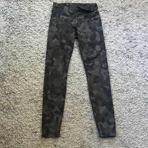 Girls Athleta camouflage leggings.